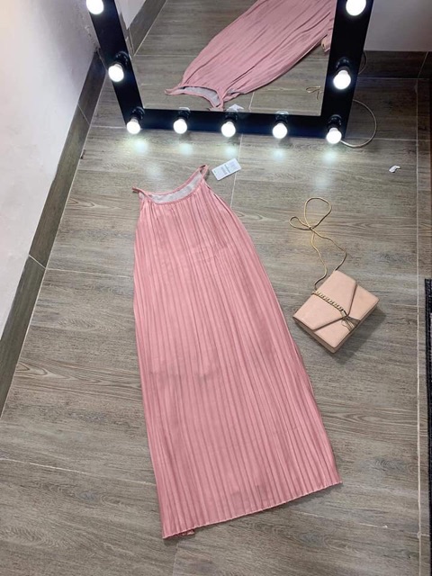 Váy maxi xếp ly thái cổ yếm | BigBuy360 - bigbuy360.vn