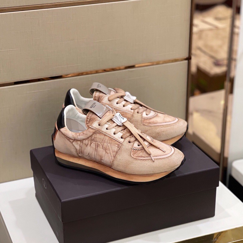 Giày sneaker thời trang nam Valentino = VLTN da thật cao cấp mẫu mới 2021 với thiết kế đầu xuân hè.