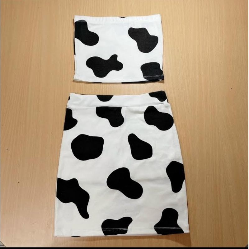 Sét chân váy ôm body + Áo ống họa tiết bò sữa chất thun Borip hàng y hình kèm ảnh thật chính chủ ( free size từ 40-53kg) | BigBuy360 - bigbuy360.vn