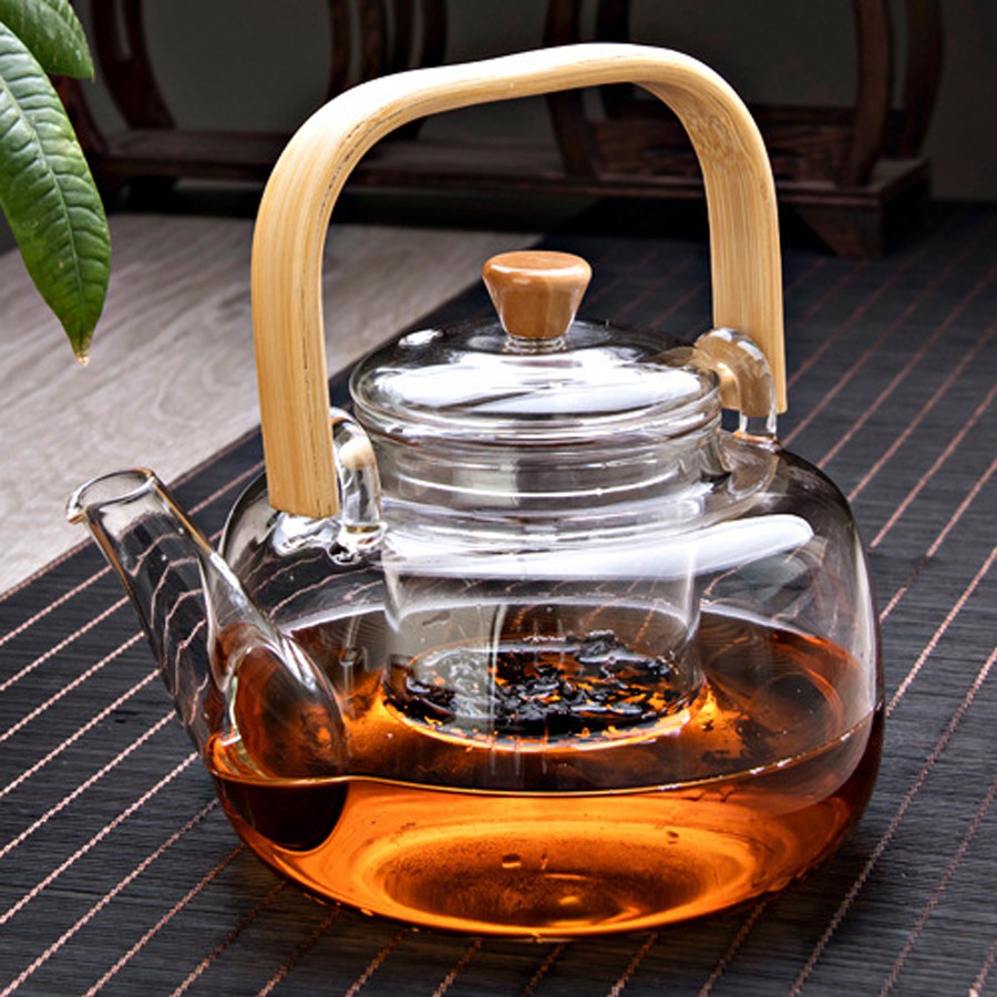 Bình pha trà thủy tinh, ấm trà thủy tinh có lõi lọc quai cầm bằng tre chịu nhiệt cực tốt dung tích 900ml