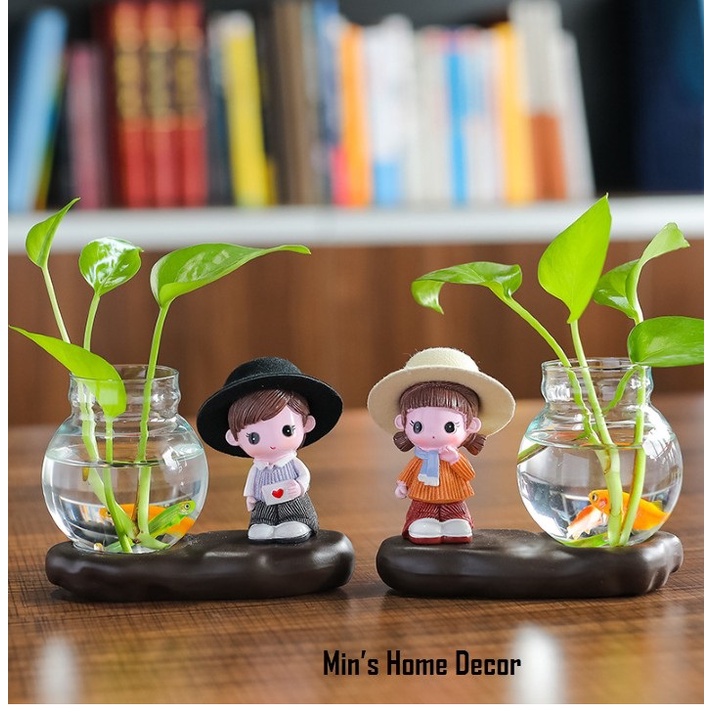 Bình thuỷ tinh trồng cây thuỷ sinh mini, Chậu trồng cây hình chàng trai cô gái dễ thương để bàn học bàn làm việc
