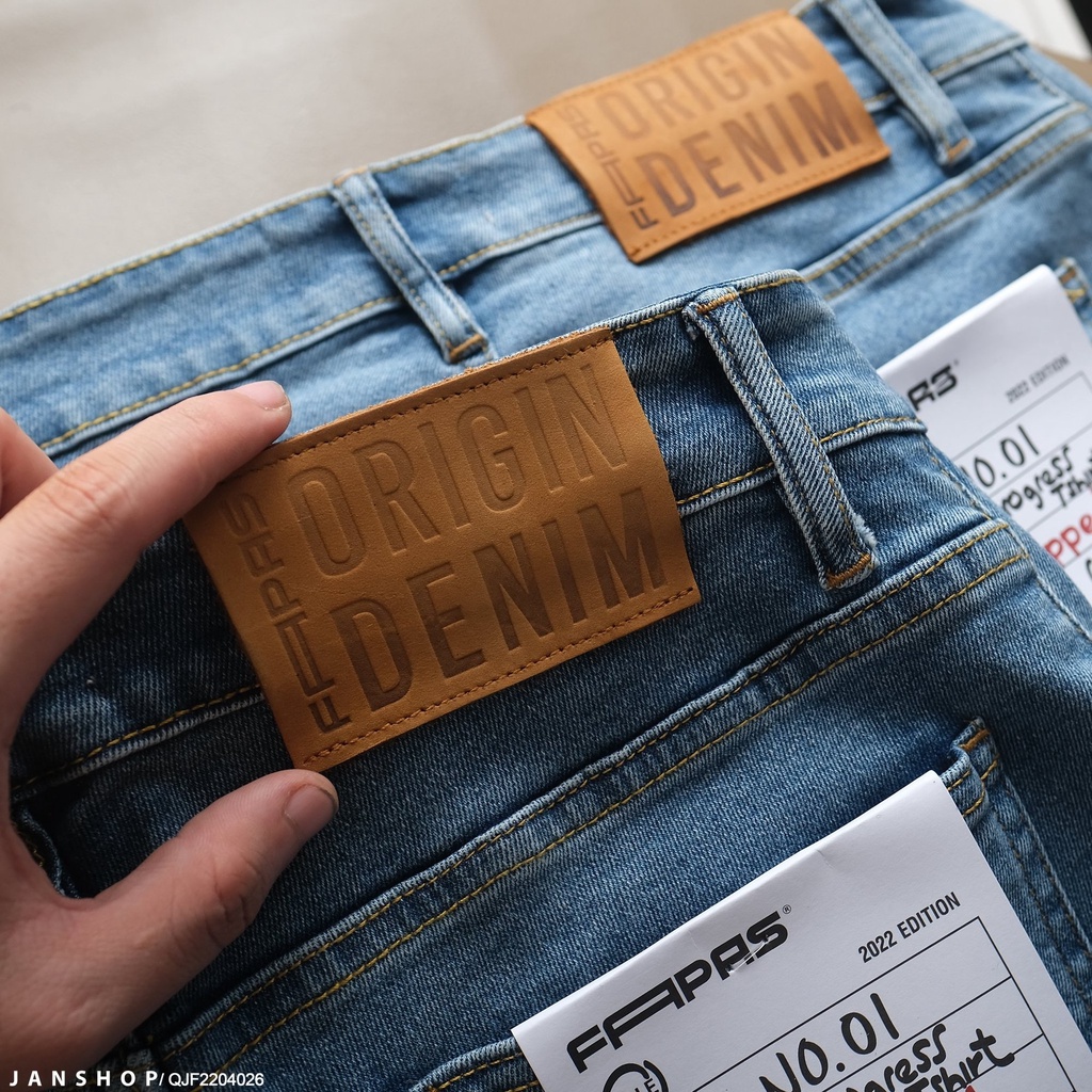Quần Jean Form Cropped Fit Trẻ Trung Và Nam Tính, Dễ Dàng Phối Với Mọi Phong Cách, Chất Vải Jean Ôm Nhẹ Dày Dặn, Bền Bỉ