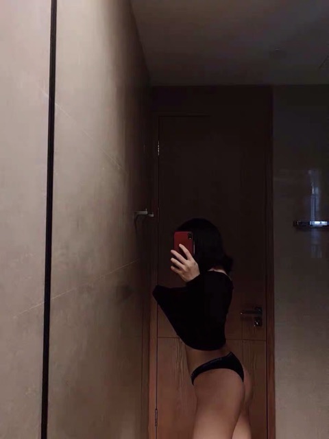 Quần lọt khe thể thao (Ảnh thật)