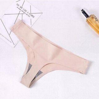 Quần lót đúc su lọt khe không đường viền