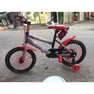 XE ĐẠP ĐỊA HÌNH KÈM BÌNH NƯỚC TRẺ EM.