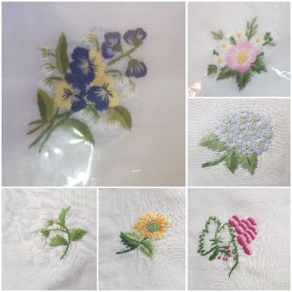 Khăn muixoa thêu tay