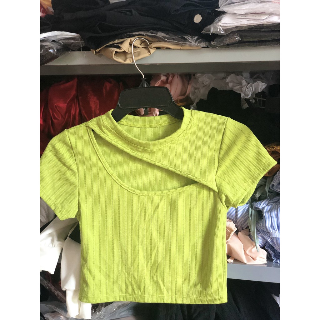 Áo lệch vai cá tính