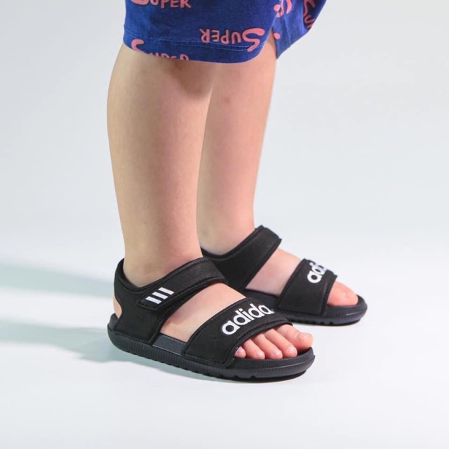 Sandal adidas cho bé