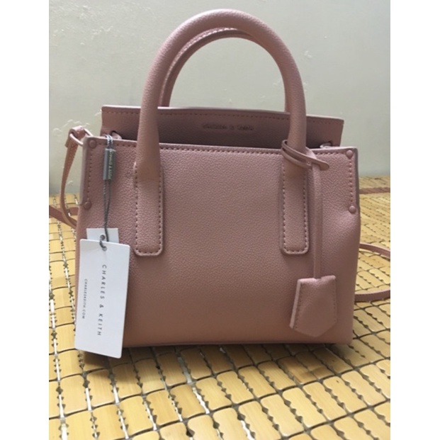 Pass túi xách Charles & Keith auth chính hãng 100% giỏ Cnk C&K thanh lý lí