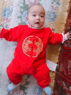 Body đỏ cho bé diện tết