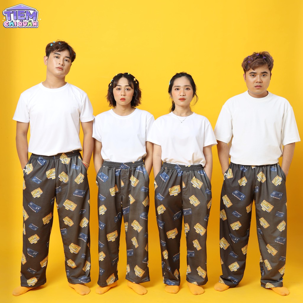 Quần hoạ tiết ĐỒ QUAY BĂNG TUỔI THƠ by Tiệm cái quần | BigBuy360 - bigbuy360.vn