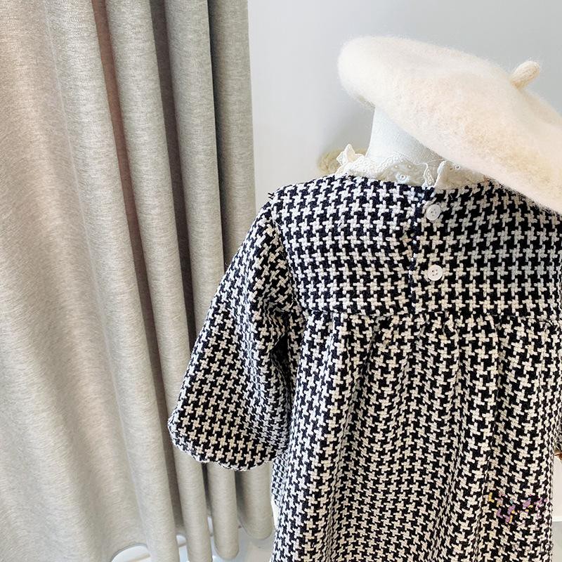 Đầm Nhung Phối Ren Dễ Thương Cho Bé