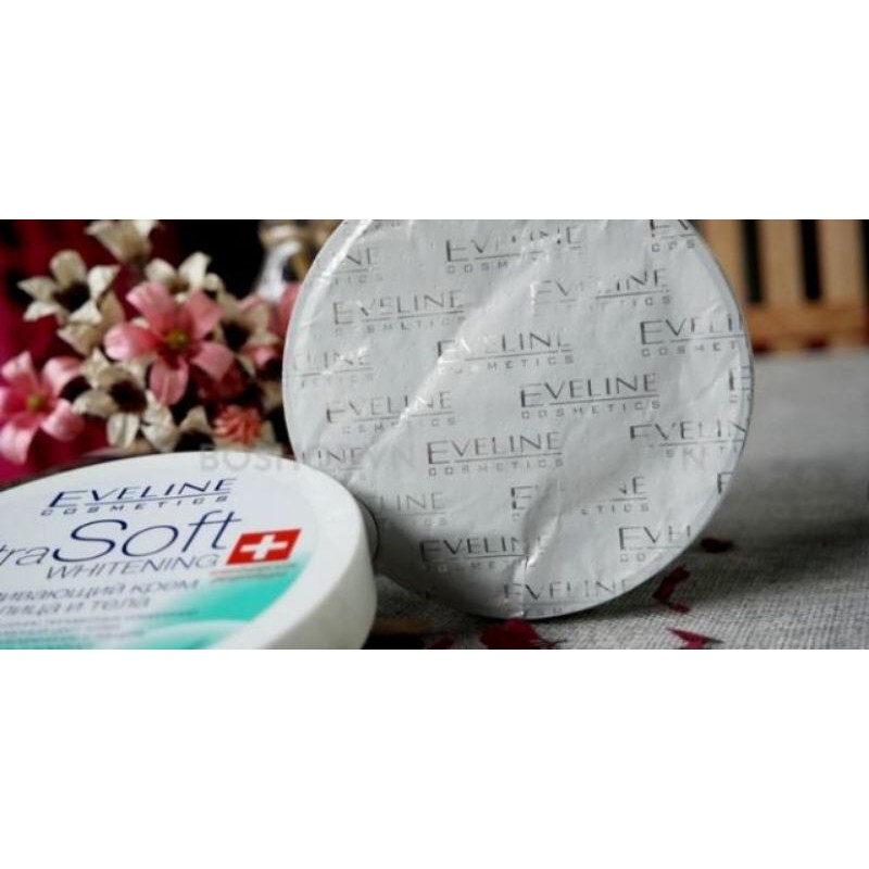 Kem dưỡng trắng da, dưỡng ẩm chống khô nẻ da Eveline Extra Soft Whitening