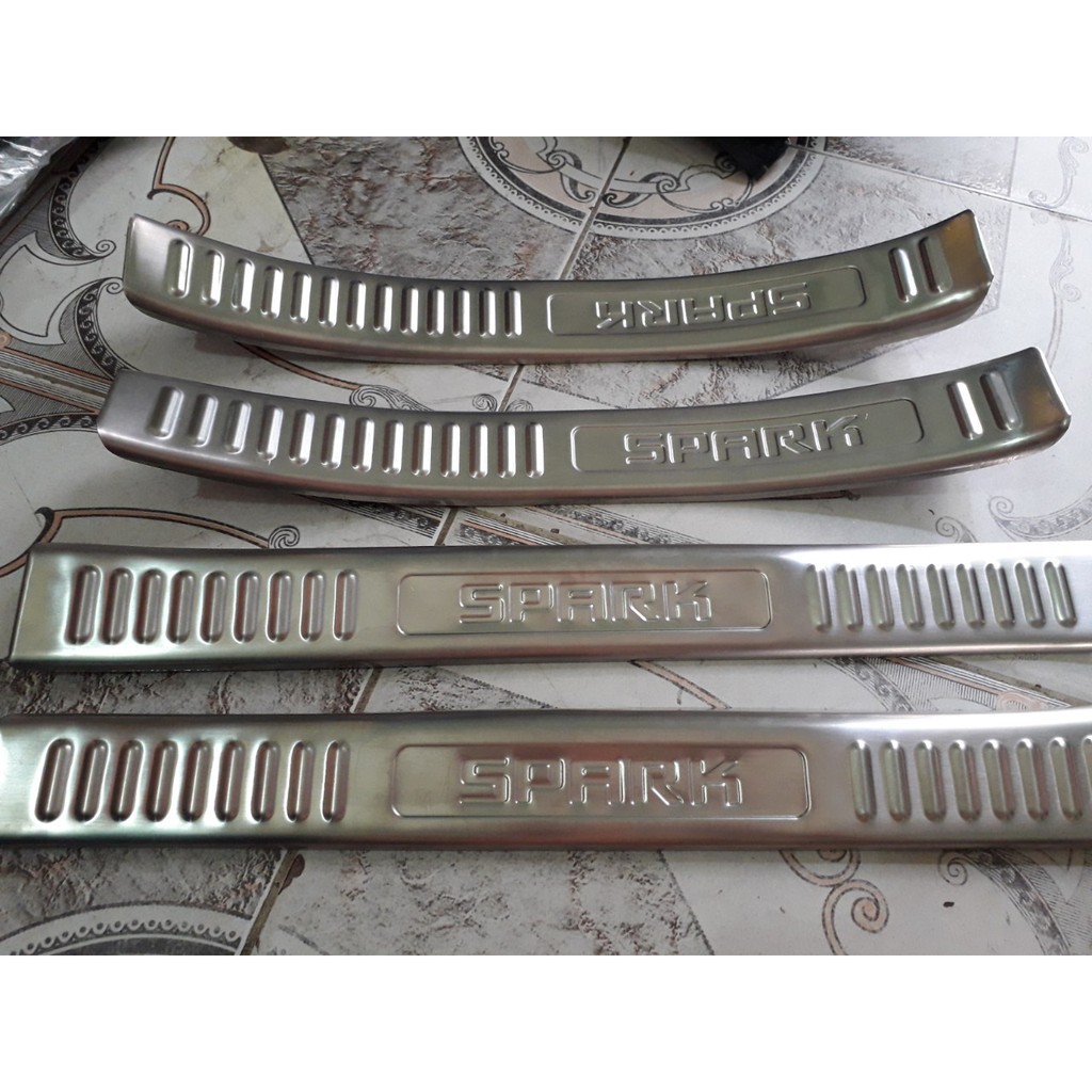 Nẹp bước chân, ốp bậc cửa xe Spark 2016 đến 2021 - INOX
