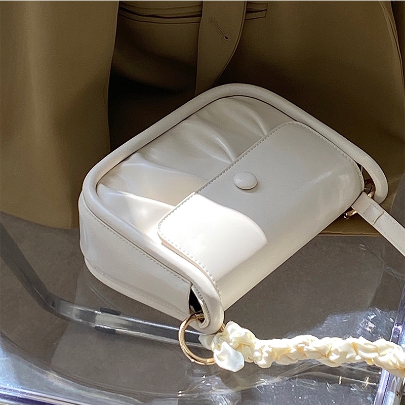 Túi Đeo Vai Hình Đám Mây Phối Dây Xích Thời Trang Dành Cho Nữ