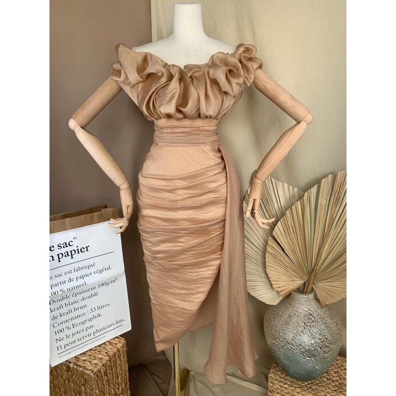 Đầm body trễ vai