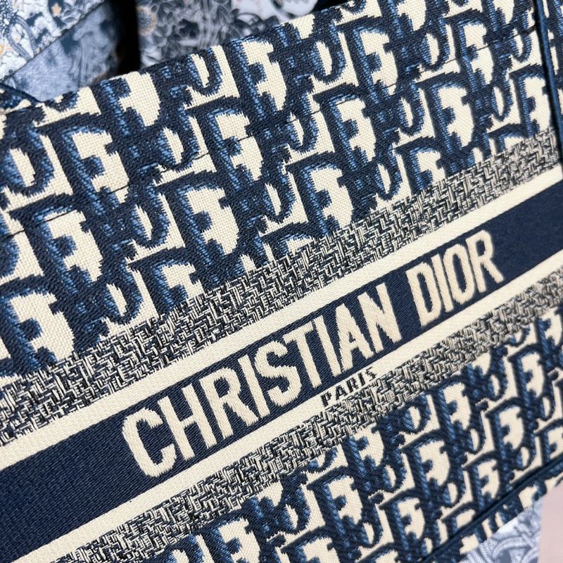 TÚI DIOR BOOK SUPER FULL BOX SZ 26 FULL BOX TẶNG KÈM KHĂN
