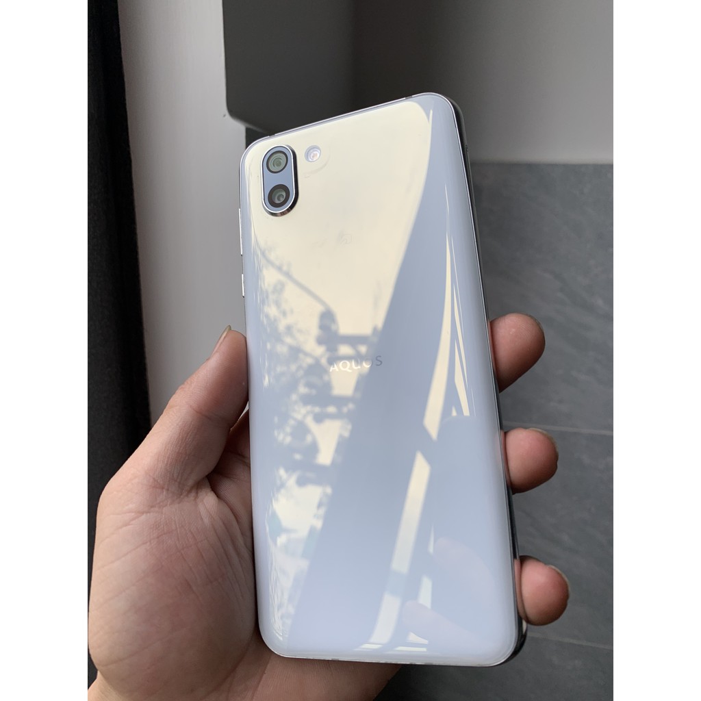 Điện thoại Sharp AQUOS R2 Ram 4/64GB 1SIM Màn Hình IPS LCD, 6"