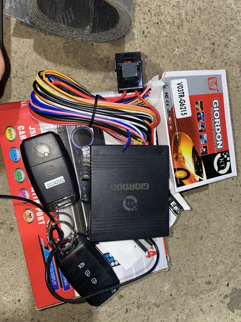 Sản phẩm gia đình làm: Khiển cửa theo xe 12v mã 6215 khóa cửa