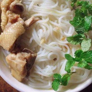 mỳ gạo khô (bún gạo khô) được làm từ gạo bao thai mỳ gạo sạch không chất bảo quản để khô tối đa được 12 tháng
