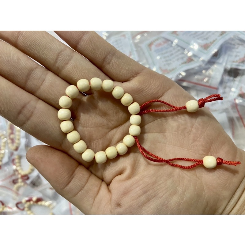 Vòng dâu tằm cho bé giúp bé tránh gió,tránh tà,thay làm trang sức,phù hợp với trẻ sơ sinh đến 2 tuổi