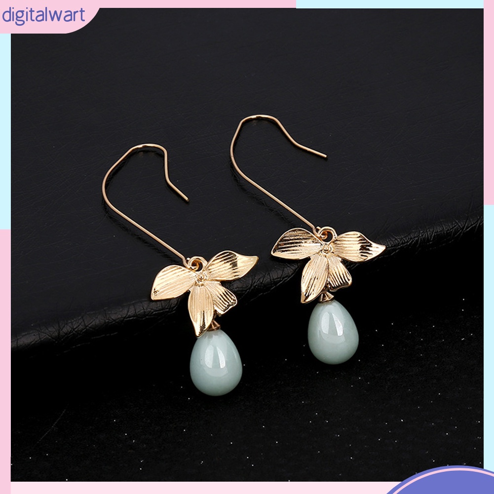 Đôi bông tai dáng dài phối lá đính ngọc trai giả sang trọng cho nữ