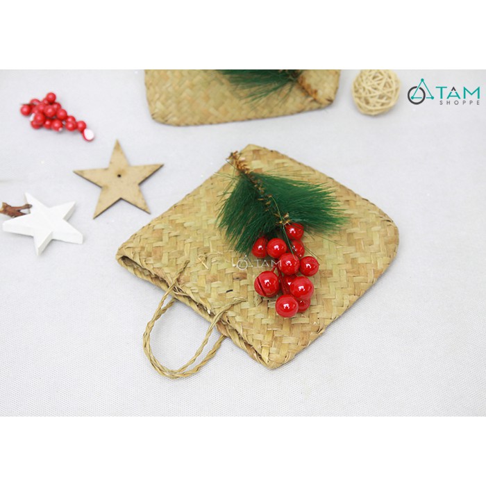 Giỏ cói treo Noel handmade cành cherry X-PKTBIG-07