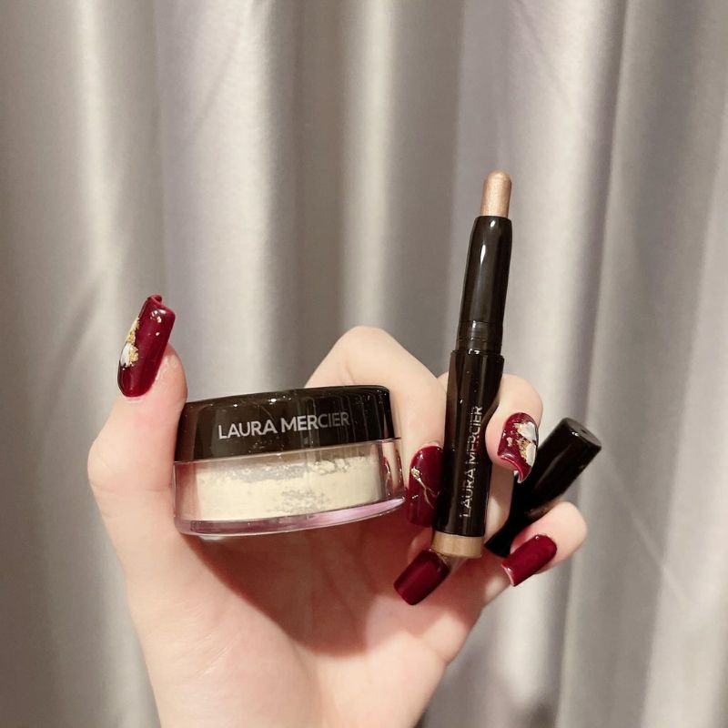 Phấn phủ và Bút nhũ mắt  Laura Mercier Sephora Beauty insider