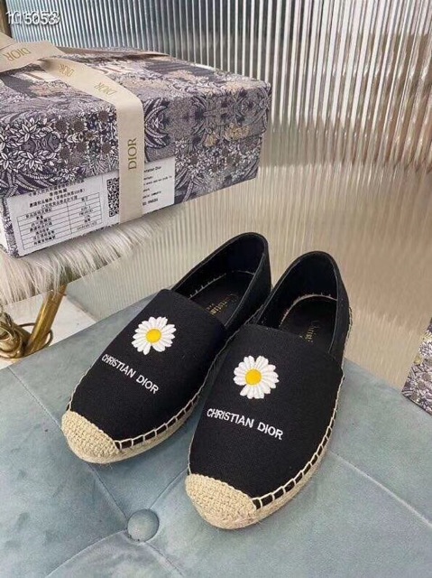 Giày slipon hoa cúc