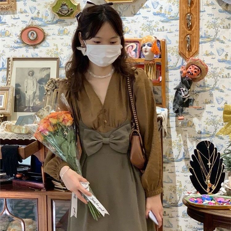 Set chân váy và áo tay dài phong cách retro thời trang cho nữ | BigBuy360 - bigbuy360.vn