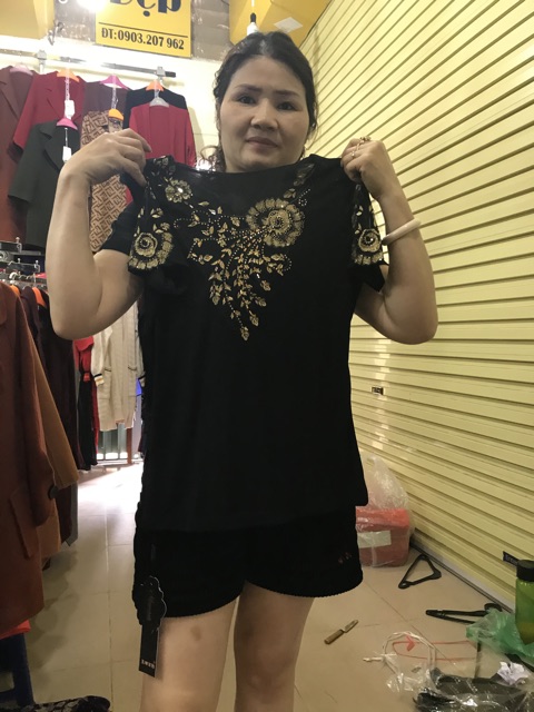 Áo len mỏng đính đá sang trọng dành cho mẹ