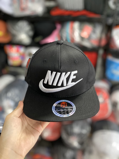 Nón snapback kaki thêu logo nổi cá tính cho Nam Nữ