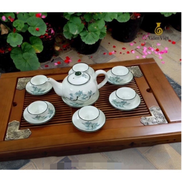 Bộ ấm chén Bát Tràng hoa sen men kem