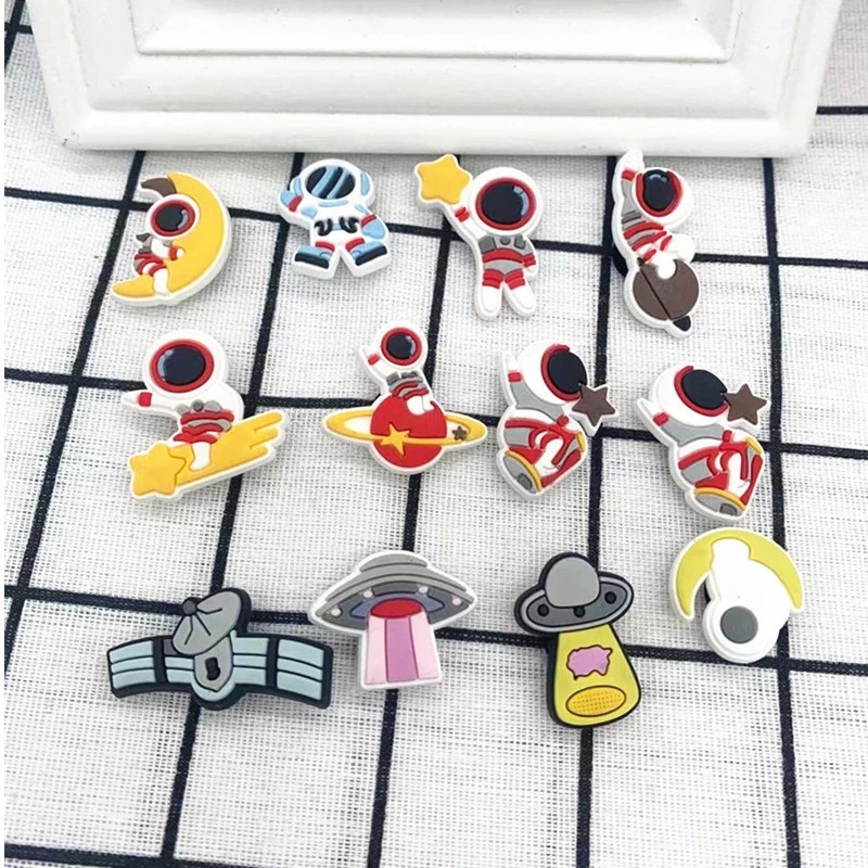 Ghim Cài Giày Thiết Kế Hình Phi Hành Gia Vũ Trụ Hoạt Hình UFO Đồ Chơi Trang Trí Charm Jibitz Charm Jibits Cho Trẻ Em