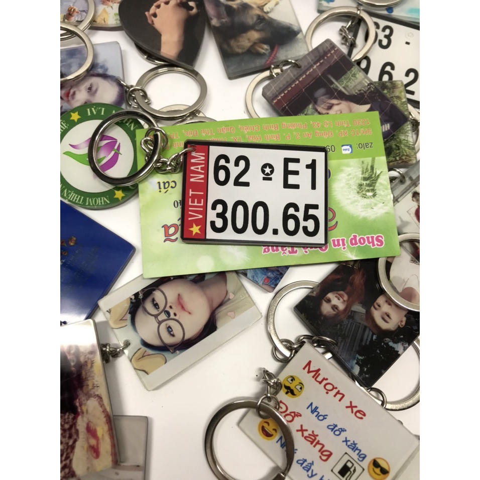 Móc khóa biển số xe có chữ viet nam ( in biển số xe, số điện thoại ) theo yêu cầu - mica tong cao cấp
