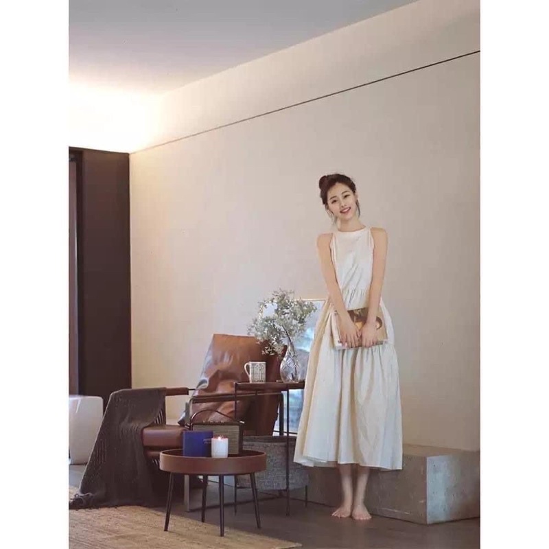 Váy cổ yếm màu be dáng xoè dài 3 tầng