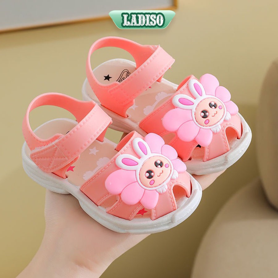 Giày bé gái hình thỏ LADISO cực dễ thương chất liệu mềm mại giúp bé đi rất êm chân và thoải mái TT402