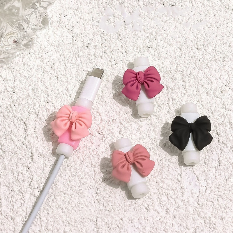 Set 2 Phụ Kiện Bảo Vệ Đầu Dây Cáp Sạc Tai Nghe Hình Hoạt Hình Dễ Thương