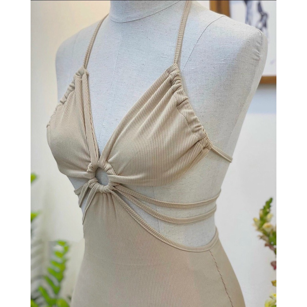 Đầm body gân cổ yếm có mút khoen trước khoét eo dây quấn eo hở lưng sexy MS57