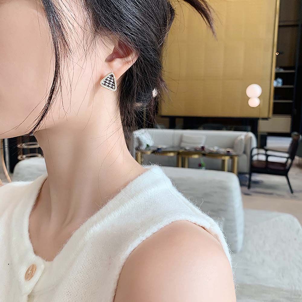 Bông tai hình tam giác bằng hợp kim phong cách Hàn Quốc thời trang cho nữ