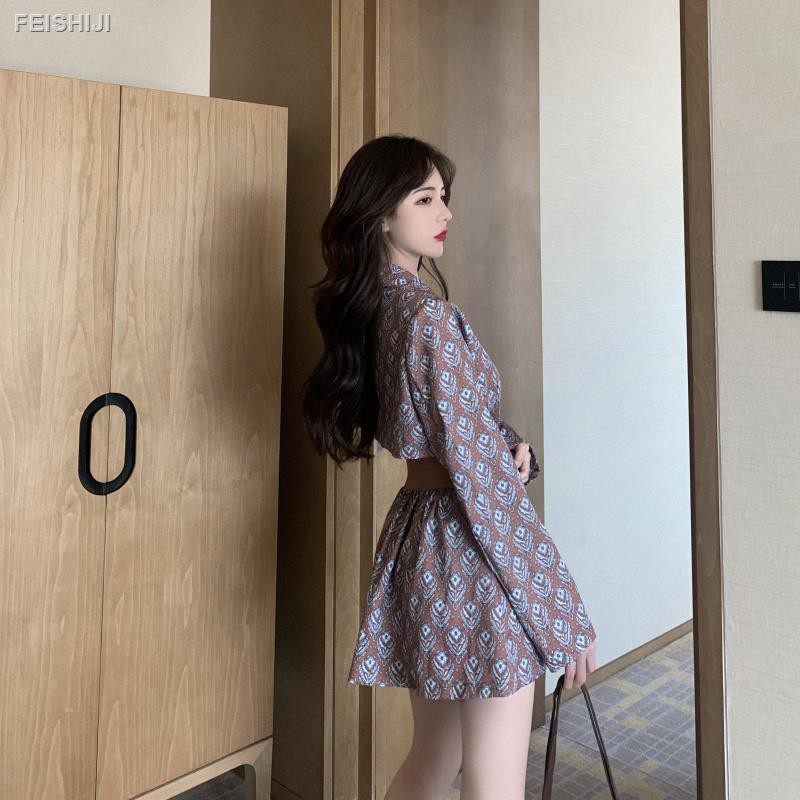 Đầm Nữ Dài Tay Cổ Chữ V Eo Thắt Dây Thời Trang | BigBuy360 - bigbuy360.vn