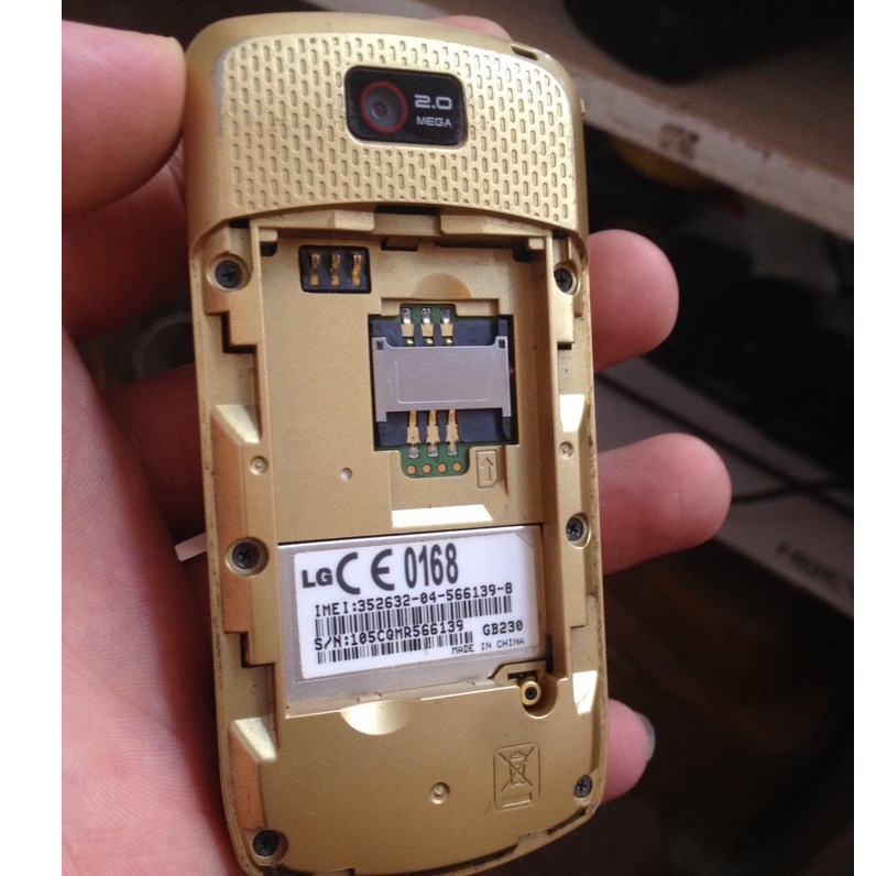 Xác LG GB230 lên trắng màn, k pin, k nắp lưng, bán xác ae lấy linh kiện, làm gì làm