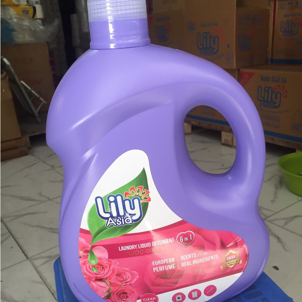 Nước giặt xả Lily hương nước hoa thiên nhiên can 4kg - 3.6L màu hồng