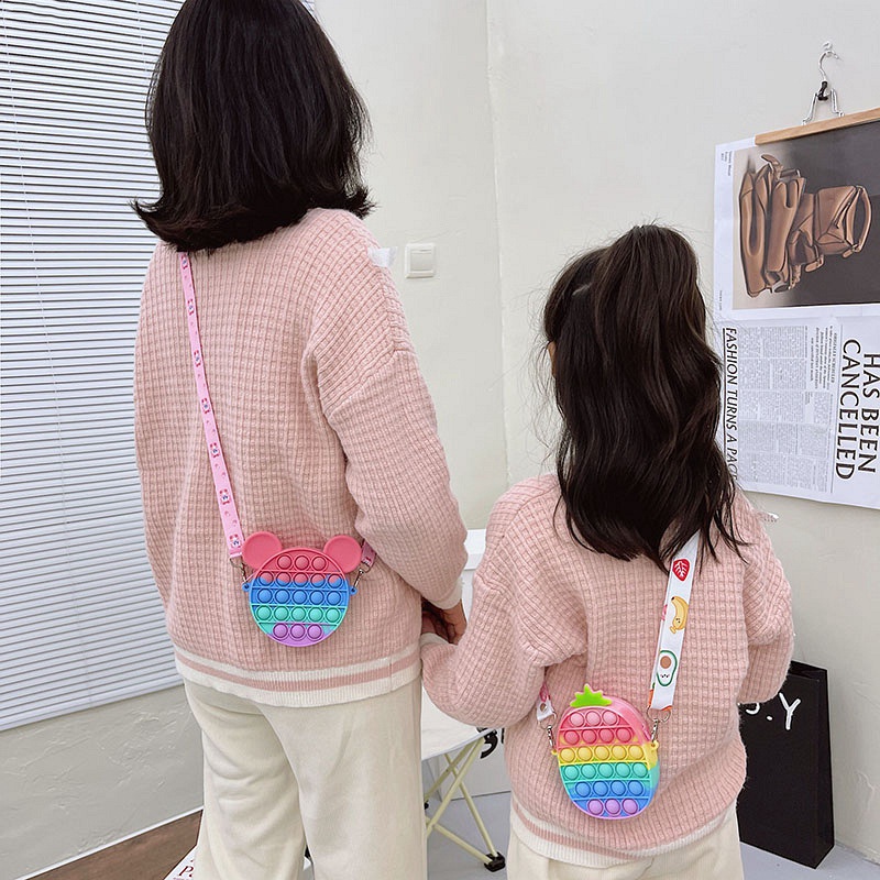 Túi đeo vai nhiều hình dạng dễ thương bằng silica gel giúp giảm căng thẳng