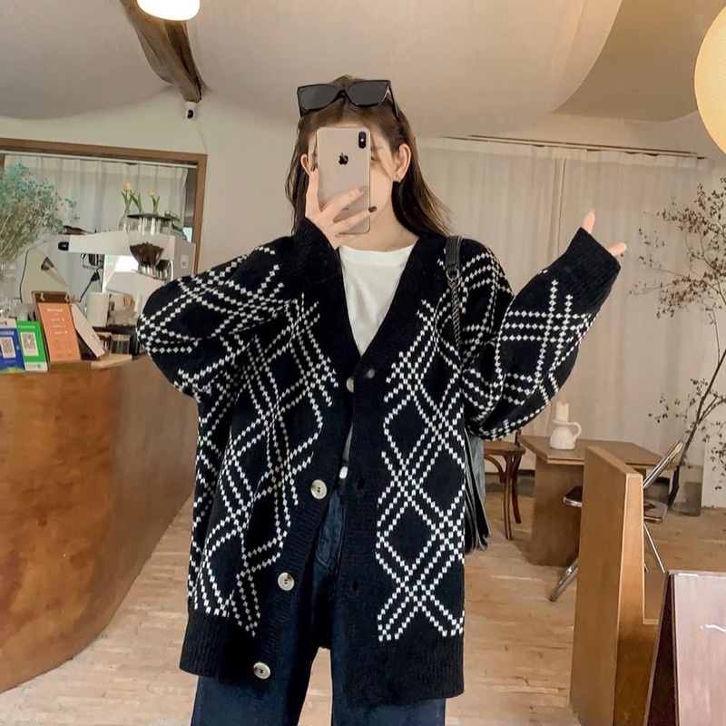 Cardigan kẻ ô chéo