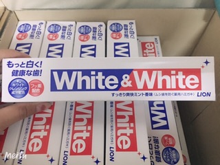 Kem đánh răng White & White Nhật Bản (WhiteWhite)