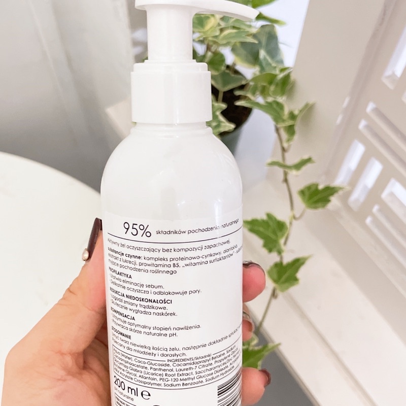 Sữa rửa mặt Ziaja Med Xanh 200ml làm sạch & ngăn ngừa mụn dành cho da dầu mụn đặc biệt cho tuổi dậy thì