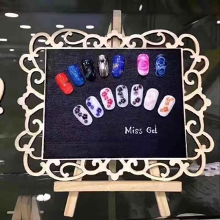 Bảng gỗ gắn móng mẫu