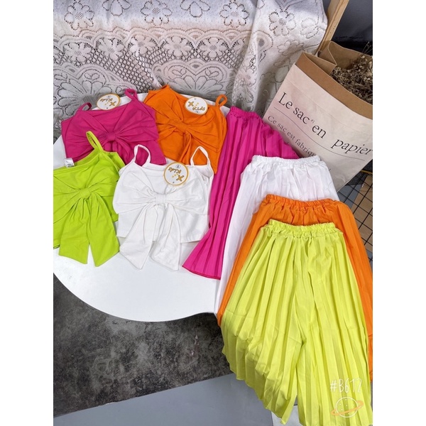 Bộ áo nơ ngực quần dập ly bé gái