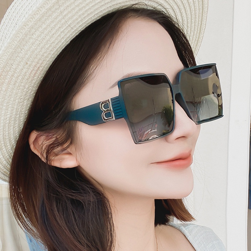 Kính Mát Vuông Chống Tia UV400 Thời Trang